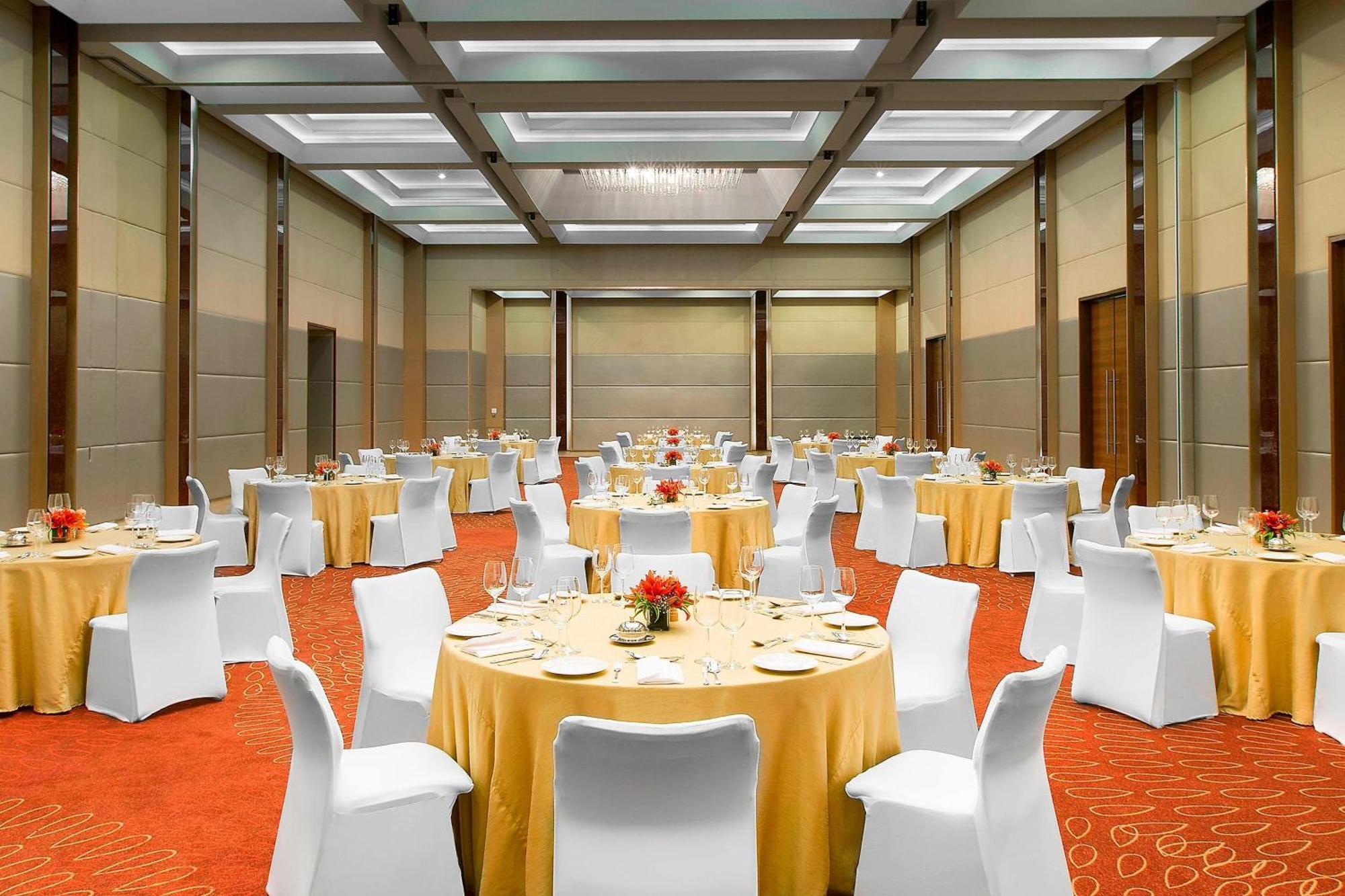 Sheraton Hyderabad Hotel Exterior foto