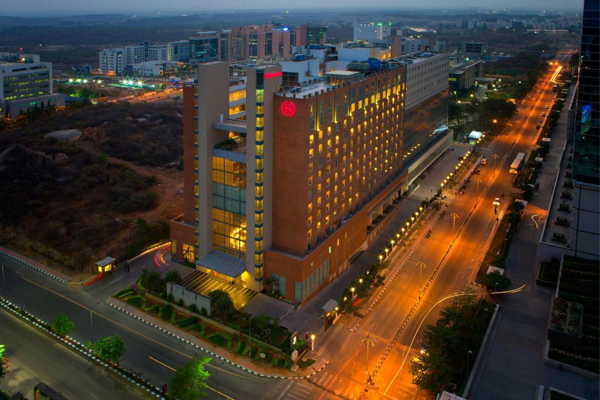 Sheraton Hyderabad Hotel Exterior foto