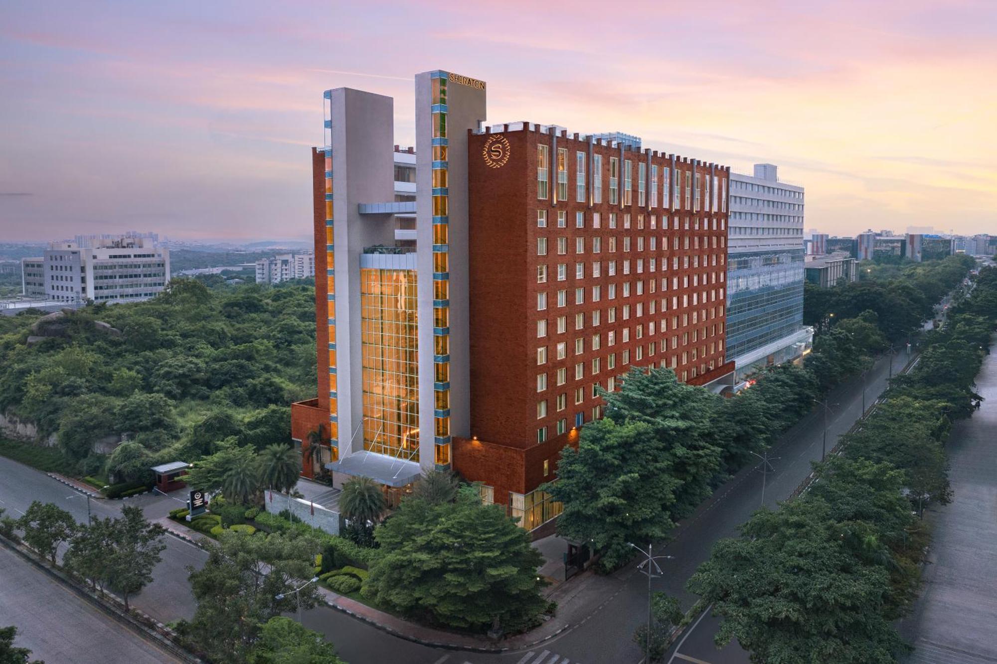 Sheraton Hyderabad Hotel Exterior foto